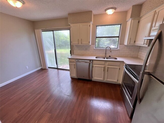 Photo - 112 Hillside Cove