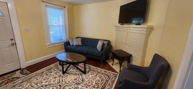 705 W Markham Ave Unit B