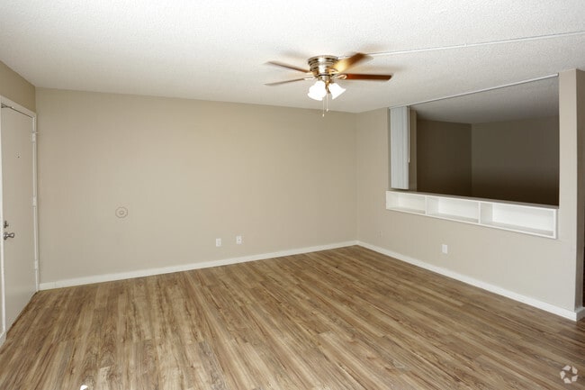 Estudio - 520 FT²