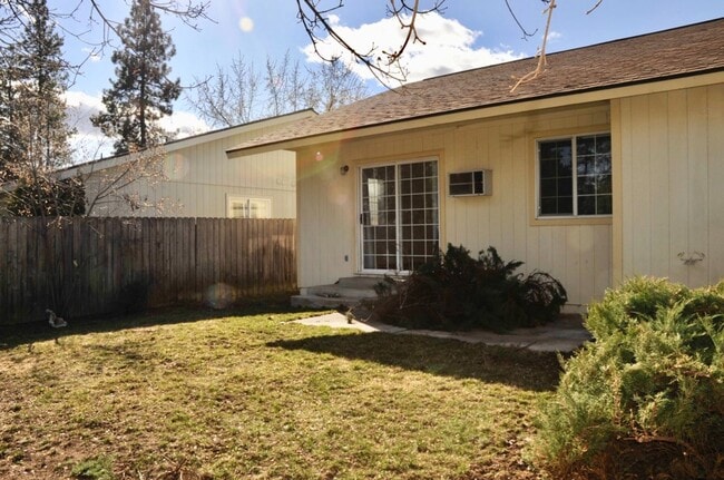 Photo - 2 bed 1 bath duplex Post Falls