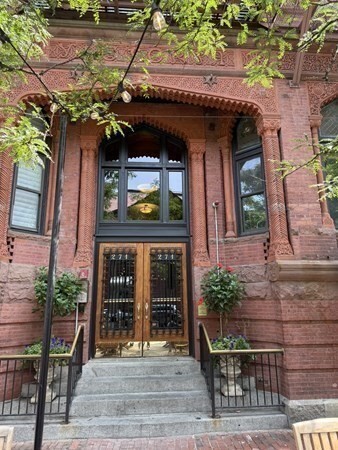 Building Photo - 271 Dartmouth St Unit 2F
