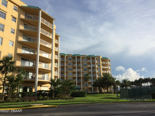 Photo - 4650 Links Village Dr Unidad A505 Rental