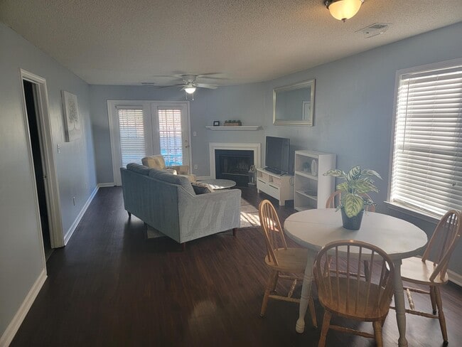 Photo - 14 Heritage Village Ln