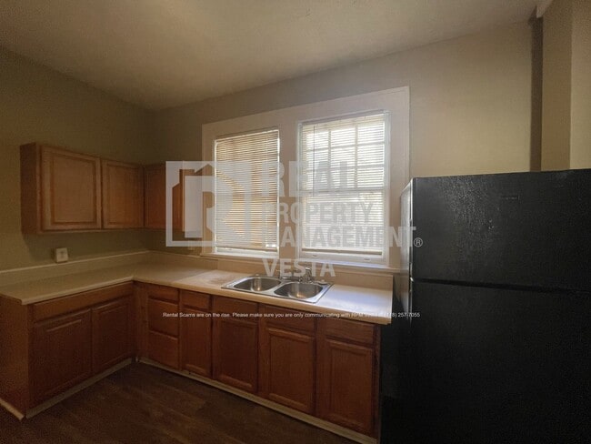 Photo - 1096 Hillyer Ave