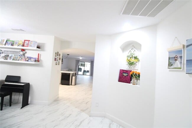 Photo - 600 Swallowtail Dr