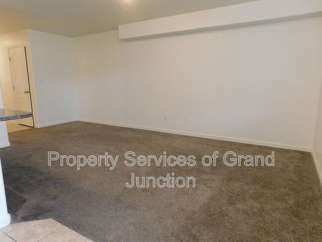 Photo - 654 Trinity Way Unit B