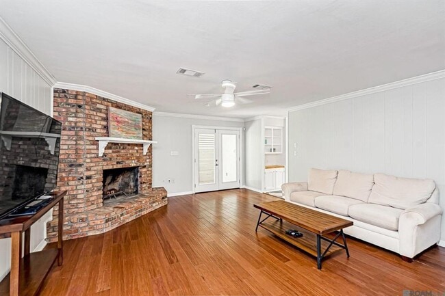 4112 Pine Park Dr