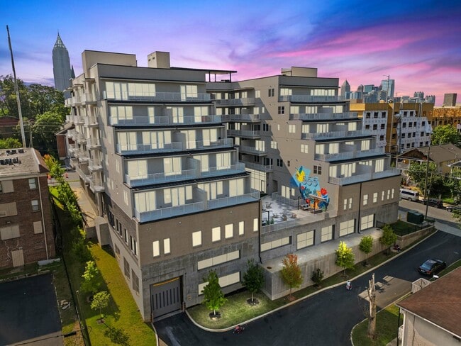 555 Boulevard - 555 Boulevard