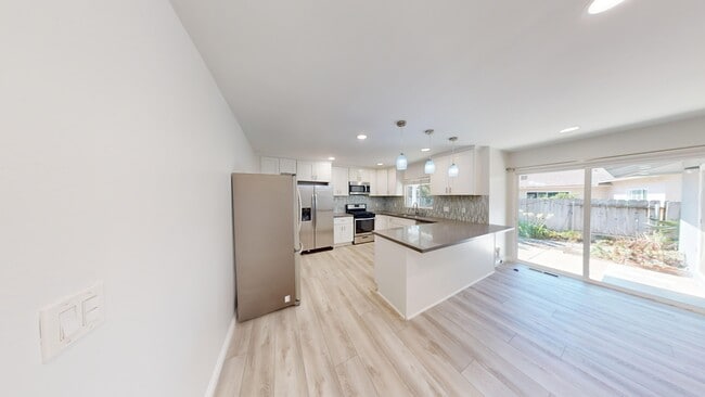 Photo - 5165 Remington Rd