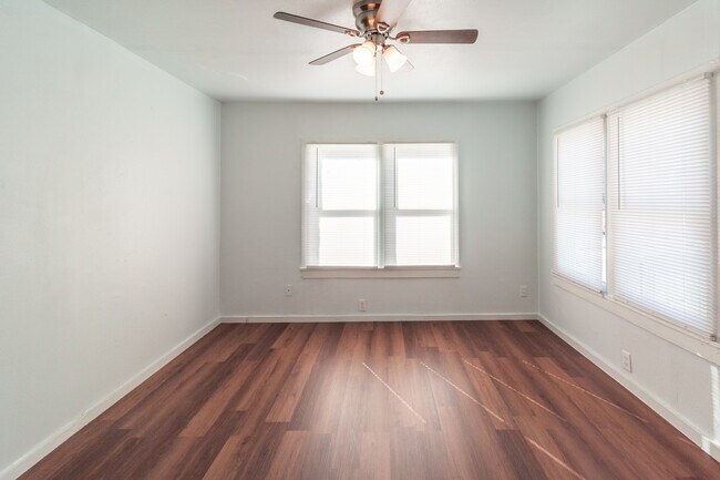 Photo - 1610 Lennon Ave