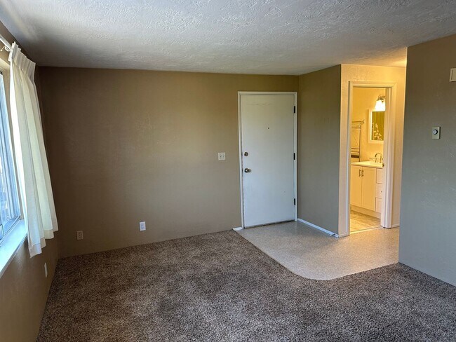 Photo - 1325 18th St Unidad #4