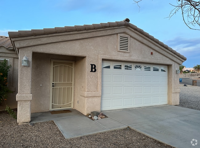 Building Photo - 2970 Cork Ln Unit B Rental