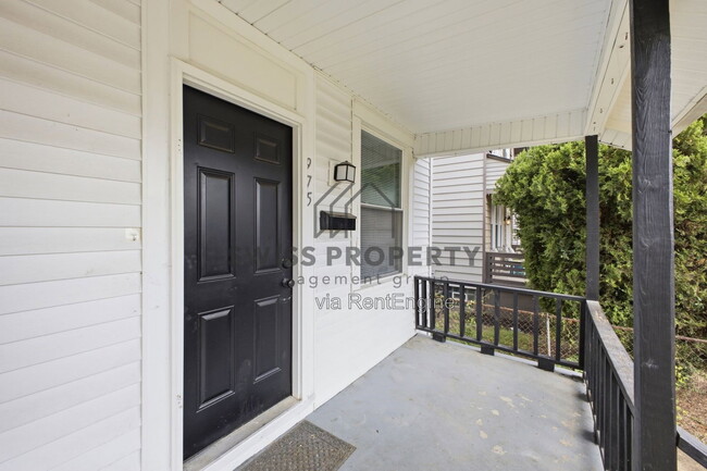 Photo - 977 Miller Ave Unit 975
