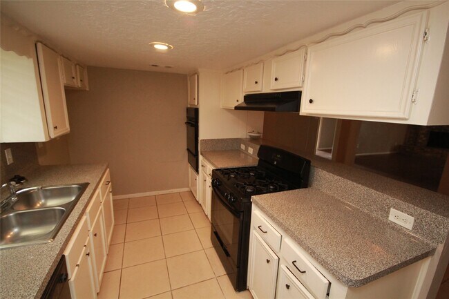 Photo - 7623 Alperton Dr