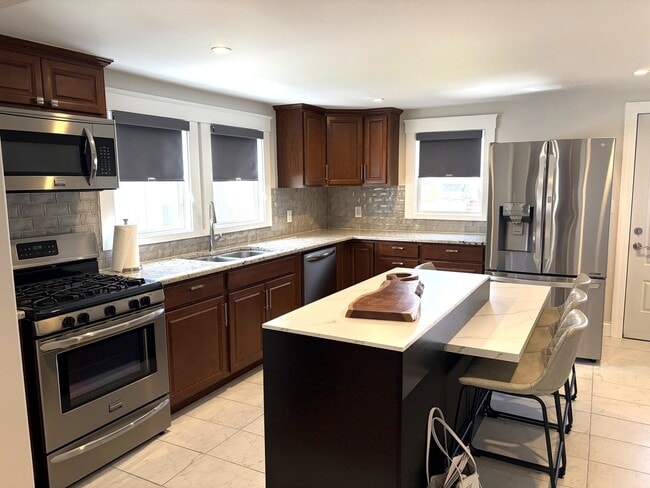 52 Montvale Ave