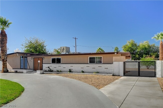 Photo - 1799 Valley Dr