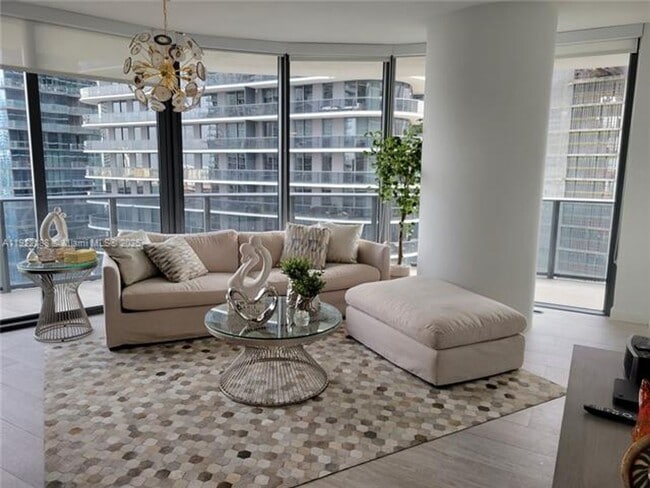 Building Photo - 45 SW 9th St Unit 45 SW 9th St  2201