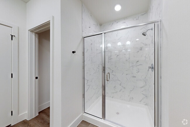 1BR, 1BA - 775SF A2 - Shower