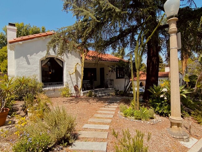 Building Photo - 4021 Holly Knoll Dr Rental