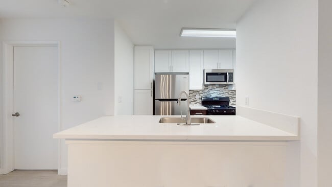 Photo - Club Marina Apartments