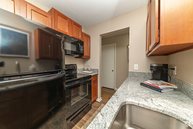 Building Photo - Oaks at Old Hickory Rental