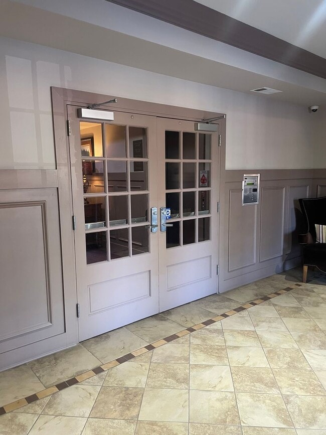 Photo - Oak Ridge 37830 - 2 bedroom, 2 bath Condo - Contact Lisa Vineyard and Shannon Russell (865) 216-9334