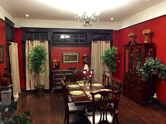 Photo - 1721 Clarendon Ave