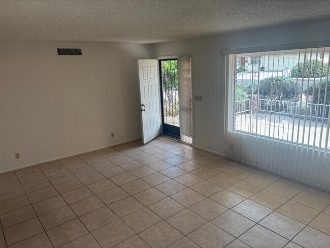 Photo - 4218 E Crescent Ave