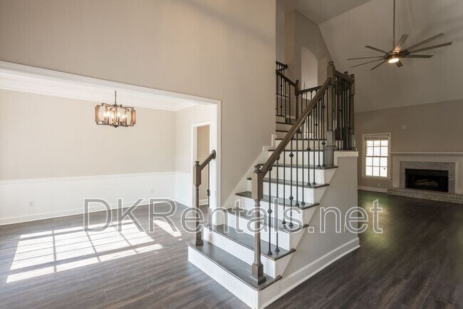 Photo - 1512 Fallen Leaf Dr SW