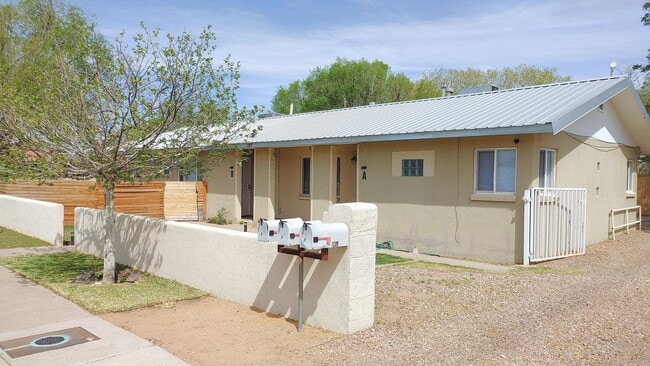 Building Photo - Cordova Duplex Unit A