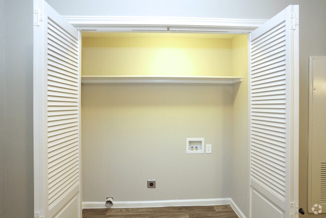 2 Bedroom 2 1/2 Bath 1004 sf