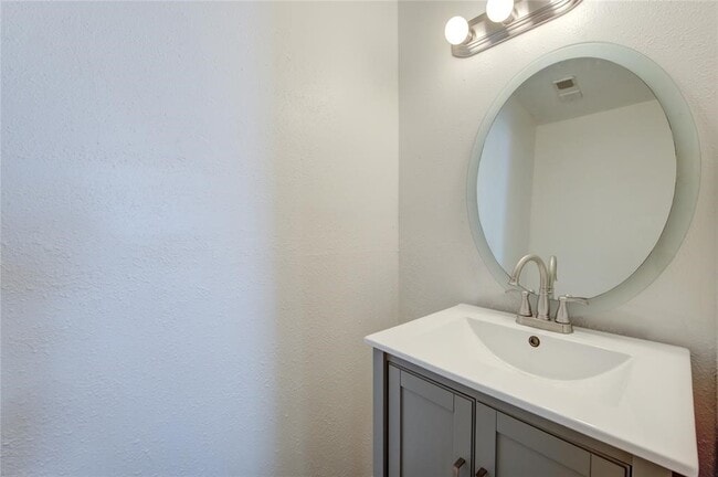 Photo - 2379 Briarwest Blvd Unidad 61