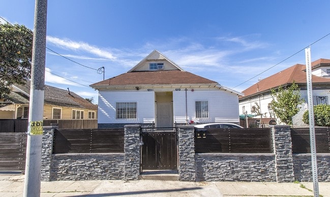 Photo - 1213 Dewey Ave