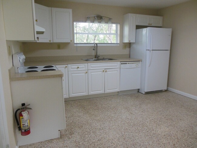 Photo - 1727 Pine Ave