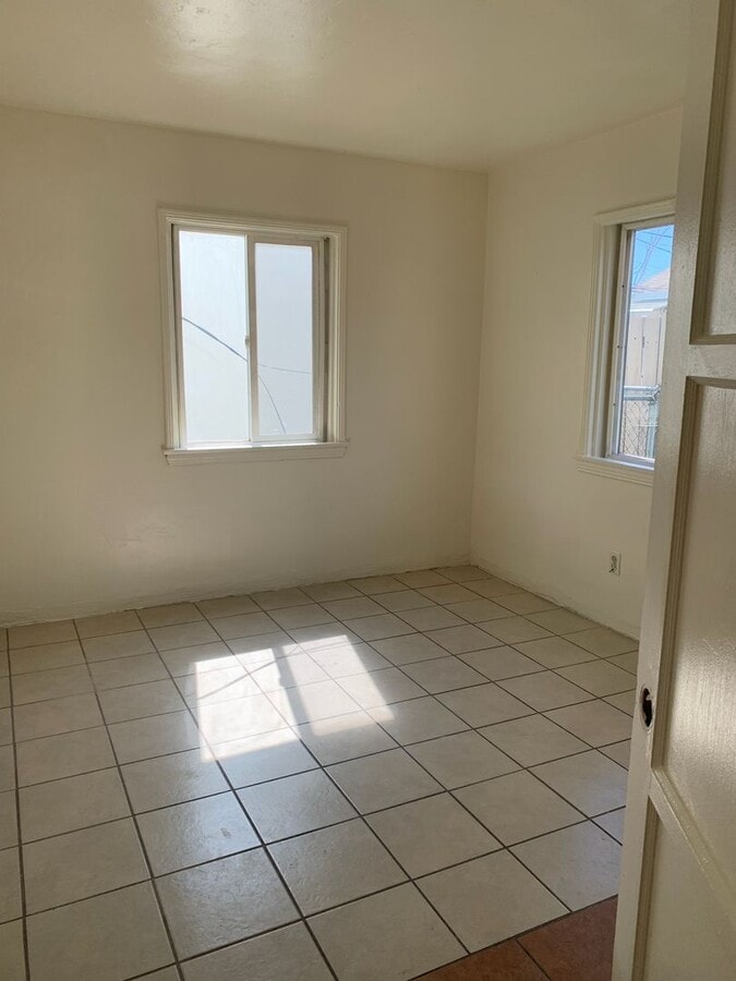 Photo - Garden Apartments - 932 Unit Hays Street