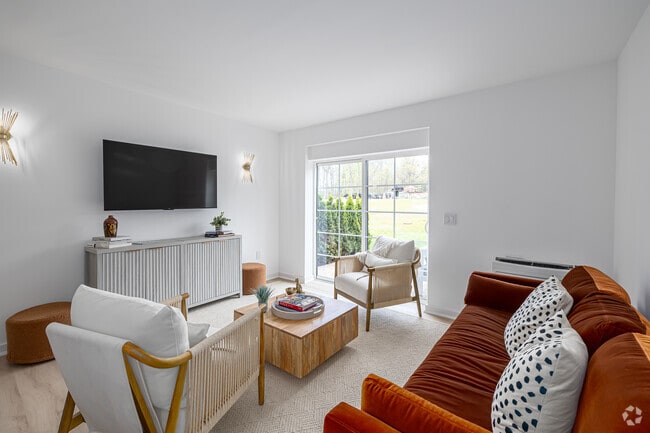 1BR, 1BA - 620SF - Living Room