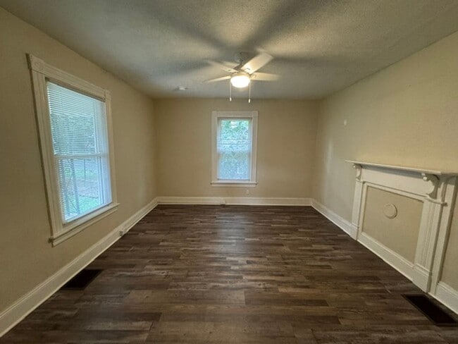 Photo - Charming 2 Bedroom Bungalow