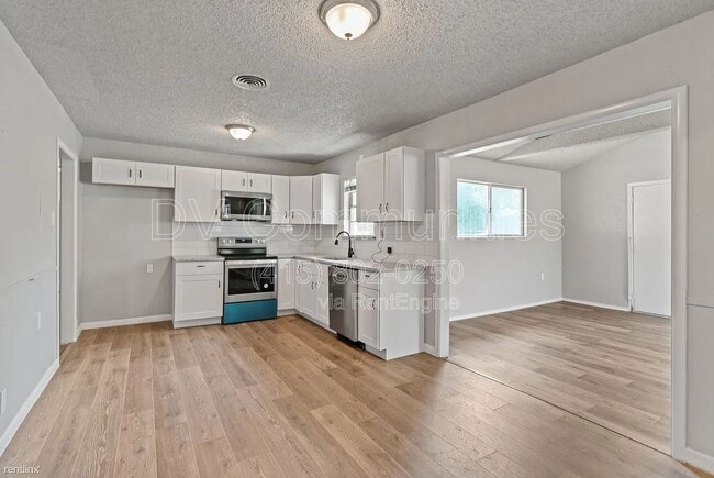 Photo - 4025 Field St