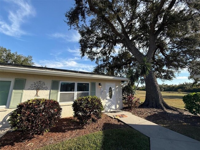 Photo - 2202 Clubhouse Dr