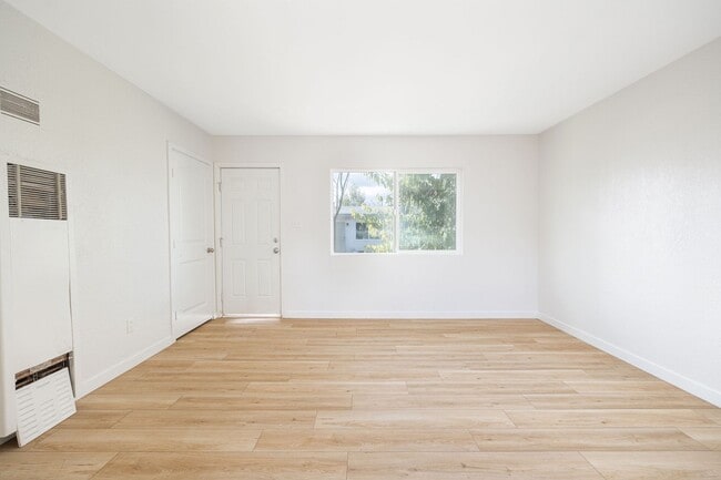 Photo - 767 Ball Ave Unit 767 Ball Ave B