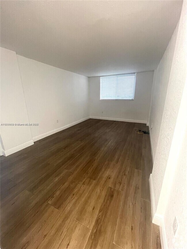 Building Photo - 1251 NE 108th St Unit 603 Rental