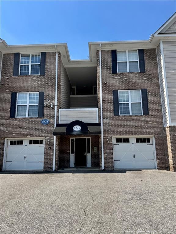 Building Photo - 208 Fountainhead Ln Rental