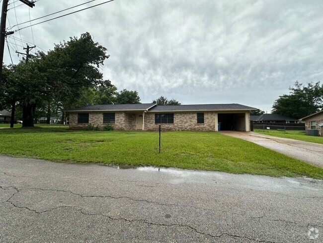 Building Photo - 703 Concord St Rental