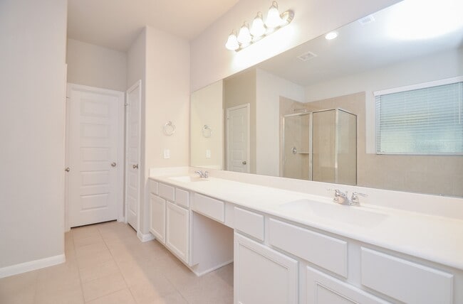 Building Photo - 14154 Little River Dr Rental