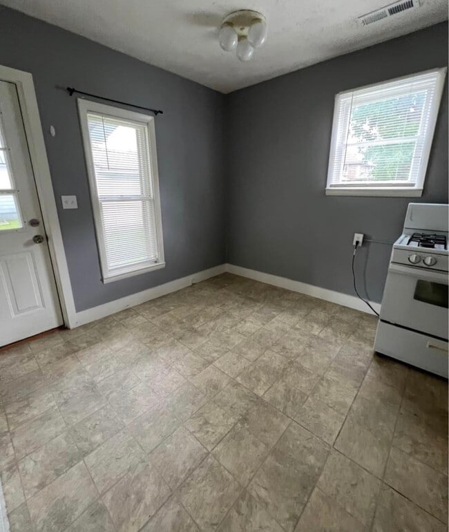 Photo - 309 S Chipman St