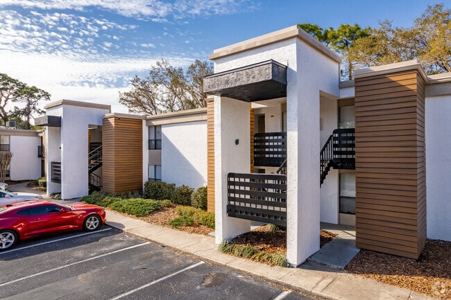 2554 Oak Trl S Clearwater, FL