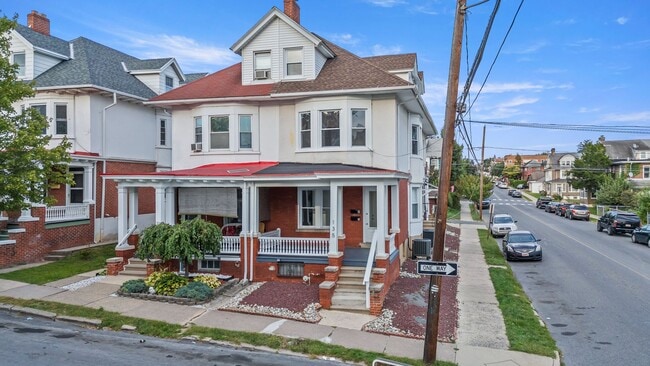 Building Photo - 135 S West St Unit 135 2nd Fl