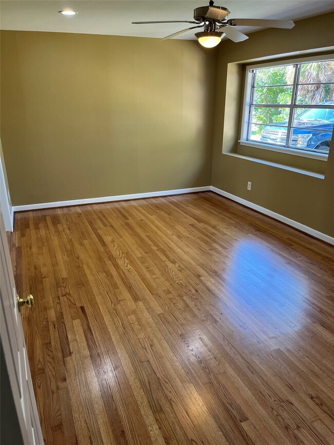 Photo - 313 Mackeral St