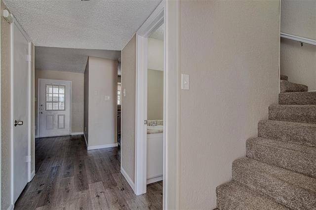 Photo - 836 NW Summercrest Blvd