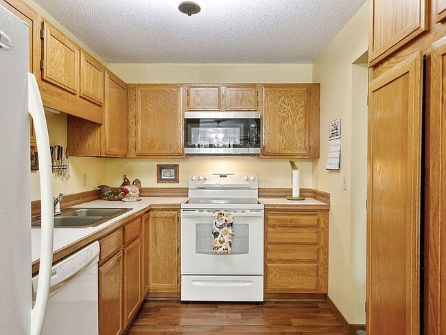 Photo - 4300 Trenton Ln N